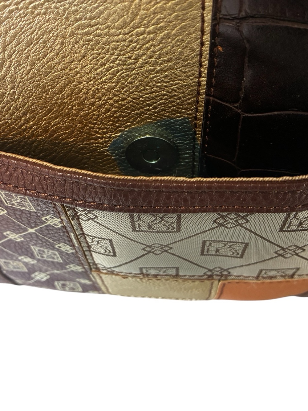 Women’s Jose Hess Crossbody Bag - Picture 4 of 9